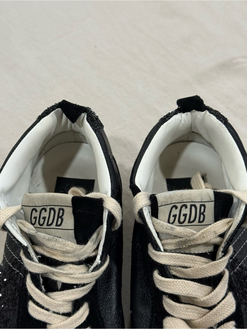 - Golden Goose Mid Star Sneaker in Black BT - Picture 4 of 11